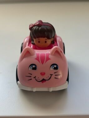 Little people “Mia kitten car” wheelie